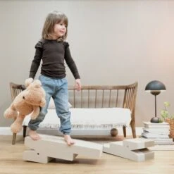 BObles Krokotiili, Sand Grey -Terassitalo Kauppa 01 104 024 788 crocodile sand grey play 1