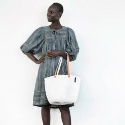 Mifuko Kiondo Olkakassi, M, Valkoinen 10 Mifuko Kiondo Olkakassi, M, Valkoinen -Terassitalo Kauppa 1418L model white wall 5000x