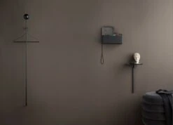 Ferm LIVING Wall Box Kukkalaatikko, Suorakaide, Musta -Terassitalo Kauppa 20 18590 dobbeltsidet