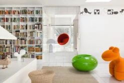 Eero Aarnio Originals Pastilli Tuoli, Vihreä -Terassitalo Kauppa AarnioOriginals EeroHome Entrance Final