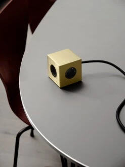 Avolt Square 1 USB Jatkojohto, Messinki 11 Avolt Square 1 USB Jatkojohto, Messinki -Terassitalo Kauppa Avolt Guld 02