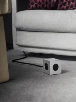 Avolt Square 1 USB Jatkojohto, Alumiini -Terassitalo Kauppa Avolt Silver