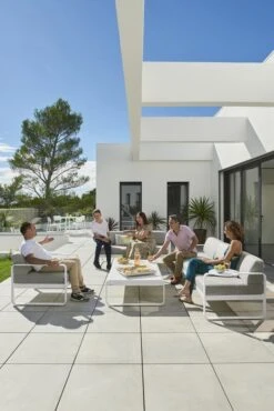 Fermob Bellevie 3-istuttava Sohva, Acapulco Blue - Flannel Grey -Terassitalo Kauppa BELLEVIE BLANC COTON AIX ALBUM2023 ANTHONY LANNERETONNE 1 1