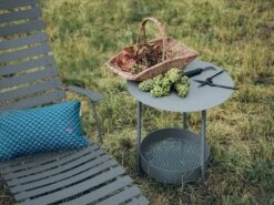 Fermob Bistro Metal Aurinkotuoli, Cotton White -Terassitalo Kauppa BISTRO SALSA GRIS ORAGE VIGNES ALBUM2019 JEROME GALLAND 2