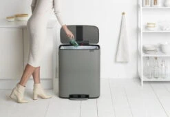 Brabantia Bo Pedal Bin Poljinroska-astia 60 L, Sense Of Luxury, Harmaa -Terassitalo Kauppa Bo Pedal Bin 60L Mineral Concrete Grey 8710755211348 Brabantia 300dpi 6874x4742px 6 NR 17061
