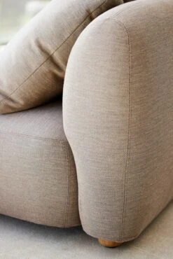 Cane-line Capture 2-istuttava Sohva, Oikea Moduuli, Taupe 12 Cane-line Capture 2-istuttava Sohva, Oikea Moduuli, Taupe -Terassitalo Kauppa Capture close up