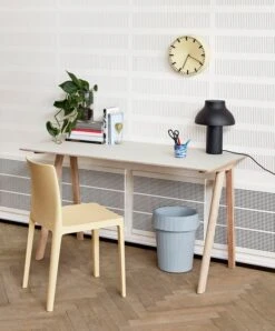 HAY Shade Bin Roskakori, Harmaa 12 HAY Shade Bin Roskakori, Harmaa -Terassitalo Kauppa Elementaire Chair light yellow Shade Bin grey CPH90 Desk off white linoleum PC Table Lamp soft black