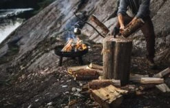 Fiskars Norden Halkaisukirves N12 Ja Teroitin -Terassitalo Kauppa Fiskars Action Norden splitting axe N12 1051144