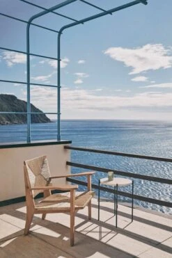 GUBI TS Outdoor Sivupöytä, 40 Cm, Musta - Valkoinen Travertiini -Terassitalo Kauppa GUBI Gubi Goes Al Fresco TS F Chair