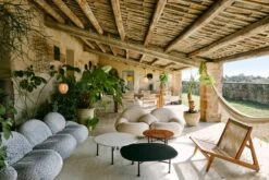 GUBI Carmel Sohvapöytä, 75 X 75 Cm, Musta - Clam White -Terassitalo Kauppa GUBI w light blue SICILIA121410220419