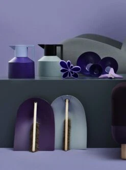 Normann Copenhagen Rikkalapio Ja Harja, Vaaleanharmaa -Terassitalo Kauppa In Use Geo Bunny Kontur Krenit Butterfly Dustpan