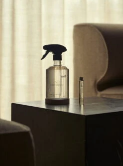 Kinfill Glass And Mirror Lasinpuhdistusaine, Cucumis -Terassitalo Kauppa Kinfill Mood shot C Brian Buchard 004