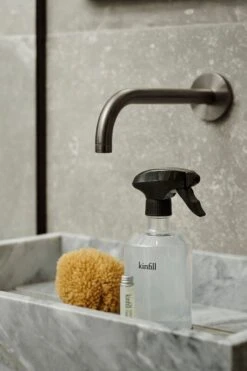 Kinfill Tub And Tile Laattojenpuhdistusaine, Lavender Fields -Terassitalo Kauppa Kinfill Mood shot C Brian Buchard 013 3