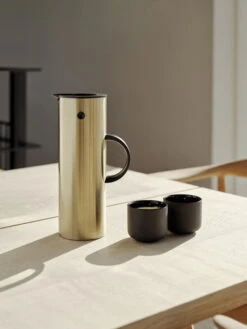 Stelton Keep Cool Juomapullo, 0,6 L, Teräs -Terassitalo Kauppa LS 900 8 EM77 1L bruched brass 2