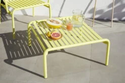 Petite Friture Week-end Nojatuoli, Keltainen -Terassitalo Kauppa M0740508 M0741008 weekend armchair coffee table yellow 28C29Ola Rindal lifestyle HD28229