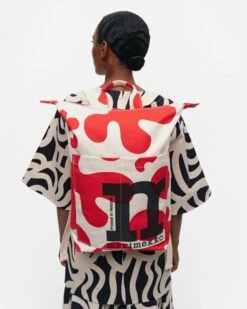 Marimekko Mono Backpack Pulloposti Reppu, Puuvilla - Punainen -Terassitalo Kauppa MM 232 backpack pulloposti 091973 830 DE1 2role
