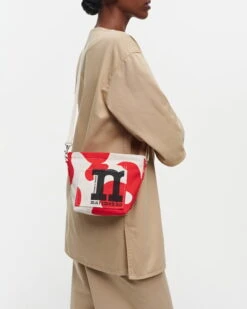 Marimekko Mono Mini Crossbody Pulloposti Olkalaukku, Puuvilla - Punainen -Terassitalo Kauppa MM 232 mini crossbody pulloposti 091976 830 DE1 3role