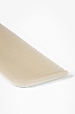Nuori Kampa, Beige -Terassitalo Kauppa NUORI Dressing Comb Neutral closeup 2
