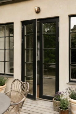 Nuura Liila 1 Outdoor Seinä/kattovalaisin, Tumma Pronssi - Kirkas -Terassitalo Kauppa NUURA outdoor3014