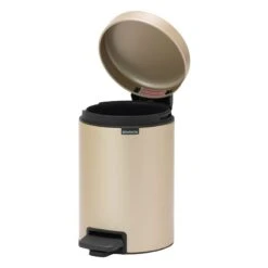 Brabantia NewIcon Poljinroska-astia, Metallic Gold -Terassitalo Kauppa NewIcon Pedal Bin 3L Champagne 8710755304408 Brabantia 300dpi 3200x4500px 6 NR 21956