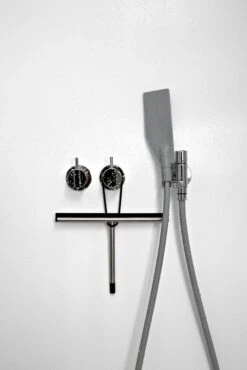 Frost Nova2 Kuivauslasta, Harjattu Teräs -Terassitalo Kauppa O1946 ved bruser