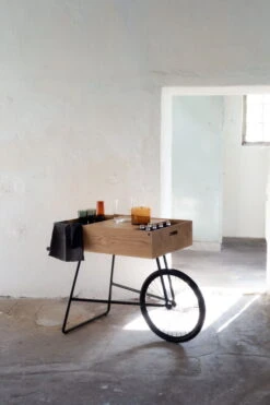 OOJA Displays K001 Kärry, Tammi - Musta -Terassitalo Kauppa OJ OO K001 SO B fiilis1