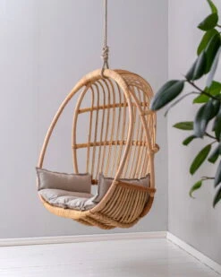 Parolan Rottinki Sirkka Riippukeinu, 2023, Luonnonvärinen -Terassitalo Kauppa Parolan Vuosikerta Klassikko Sirkka luonnonvrinen pehmuste beige