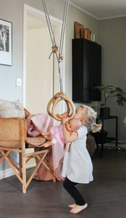 Lillagunga Lillagunga Rings Voimistelurenkaat, Tammi - Harmaa Köysi 12 Lillagunga Lillagunga Rings Voimistelurenkaat, Tammi - Harmaa Köysi -Terassitalo Kauppa Rings oak grey ropes Pernilla Jansson