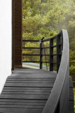 Louis Poulsen AJ Garden Pollarivalaisin, Pitkä, 3000K, Maapiikki Ilman Liitänt -Terassitalo Kauppa SS23 AJ Garden Tall single stair 10012role 3