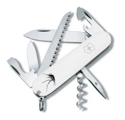 Teemu Järvi Illustrations Victorinox Linkkuveitsi, Hyttynen 11 Teemu Järvi Illustrations Victorinox Linkkuveitsi, Hyttynen -Terassitalo Kauppa TeemuJ rvixVictorinox Mosquito3