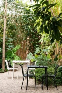 Valerie_objects Aligned Ruokapöytä, 70 X 70 Cm, Luonnonvalkoinen 12 Valerie_objects Aligned Ruokapöytä, 70 X 70 Cm, Luonnonvalkoinen -Terassitalo Kauppa ValerieObjects MaartenBaas 606 HR