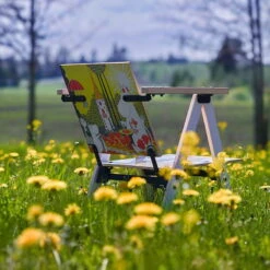 Yrjö Kukkapuro Muumi Tuoli, Pieni 12 Yrjö Kukkapuro Muumi Tuoli, Pieni -Terassitalo Kauppa moomin chair medium auringonpaisteessa 1280x1280 1