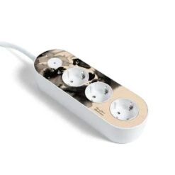 MyNolla MyNolla Strip Jatkojohto, Salaperäinen Karhu, Valkoinen 9 MyNolla MyNolla Strip Jatkojohto, Salaperäinen Karhu, Valkoinen -Terassitalo Kauppa white bear front